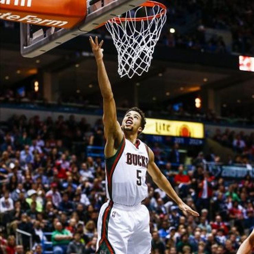 106-91. Carter-Williams lidera la victoria de los Bucks