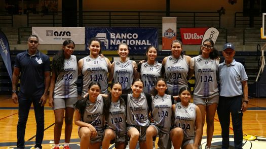 Foto grupal del equipo Sub-16 del Instituto Justo Arosemena.