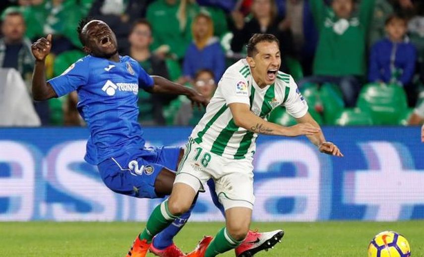 Setién ya dispone de sus internacionales para preparar el partido de Éibar