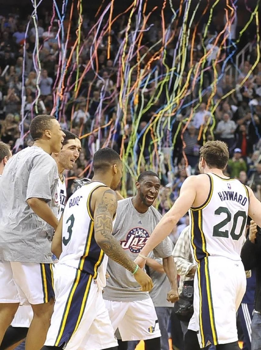 102-100. Hayward y Favors se combinan y los Jazz vencen a los Cavaliers