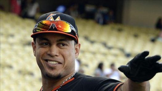 5-2. Hand y Stanton se combinan en el triunfo de los Marlins