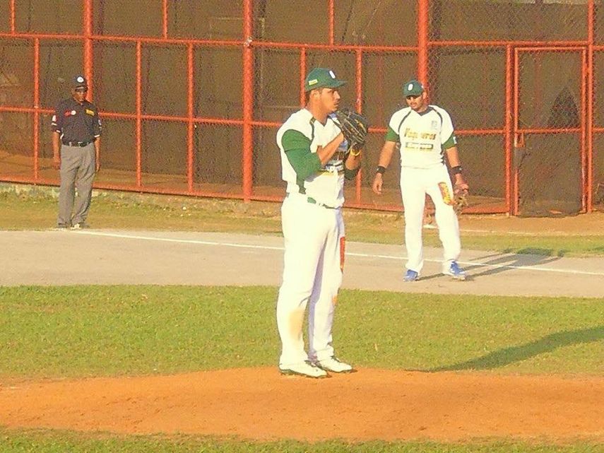 Luis Machuca ganador del premio “Roberto “Flaco Bala” Hernández”