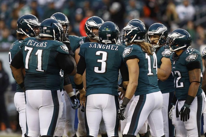 43-24. Huff puso a Eagles en el camino del triunfo; Sánchez, marca de equipo
