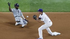 El cubano Arozarena se une al legendario Jeter y sigue haciendo historia