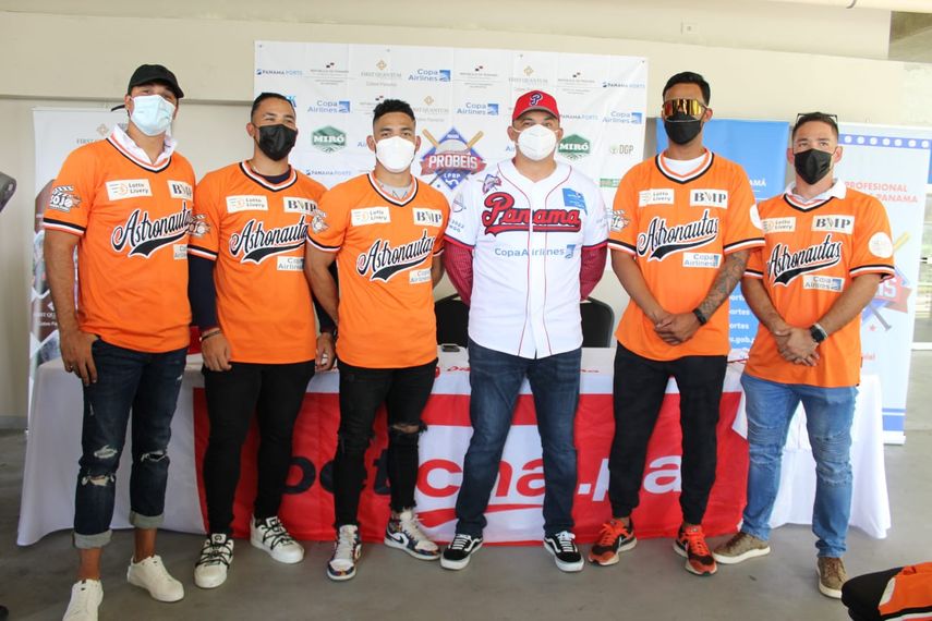 Uniforme de los Astronautas para la Serie del Caribe.