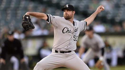 5-3. Danks controla desde la lomita la batería de los Reales