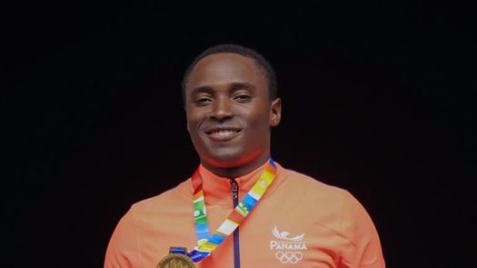 Alonso Edward se coronó en los 200 metros planos de los Juegos Bolivarianos Valledupar 2022. Foto: Comité Olímpico de Panamá