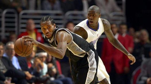 120-111. Leonard dirige la victoria de los Spurs