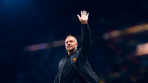 Flick renueva con Barcelona hasta 2027