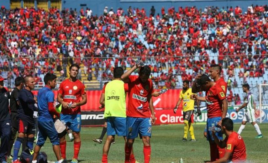 Un brasileño y un guatemalteco brillan en otra conquista del líder Petapa