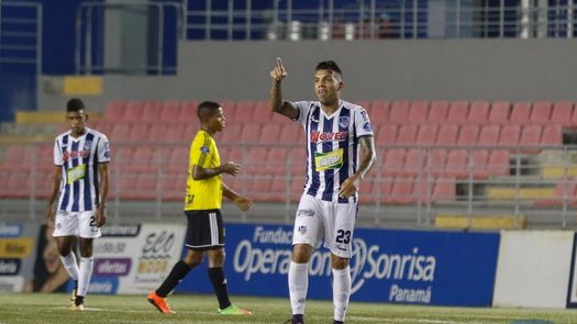 El Vergüense sorprende al CAI y sueña con semifinales