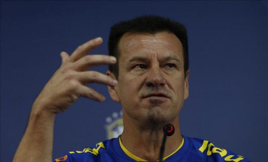 Dunga responde y les dice a Ronaldo y Romario que se pongan en el lugar del equipo