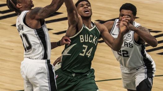 120-113. Antetokounmpo se acerca al triple-doble y los Bucks vuelven a ganar
