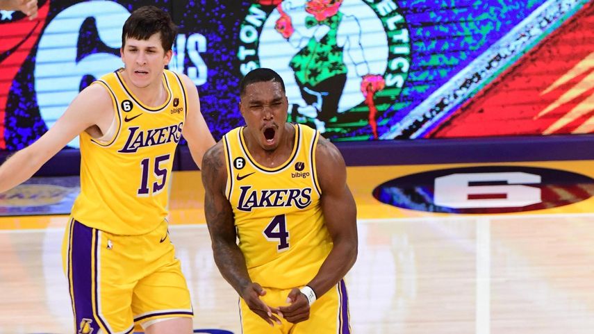 Lonnie Walker se viste de héroe y los Lakers lideran 3-1