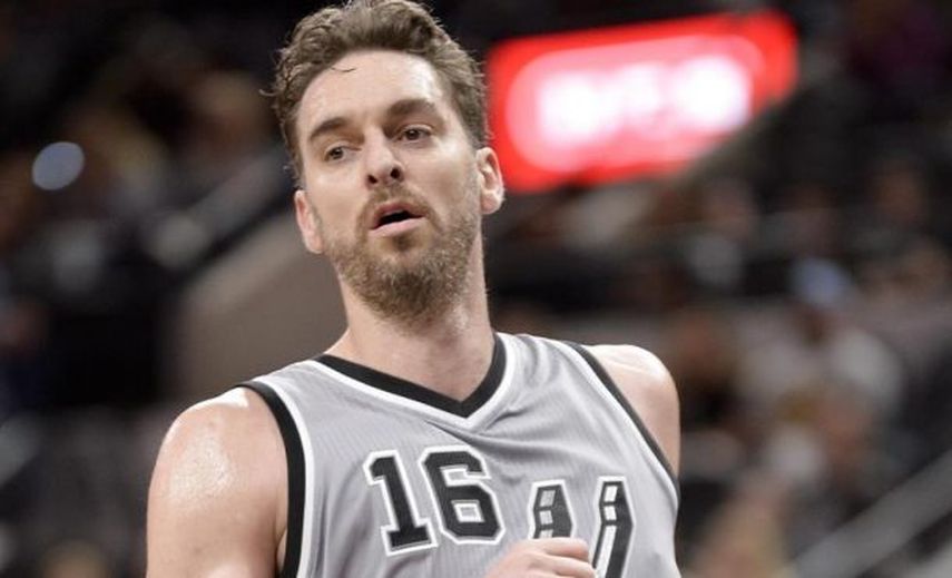 Pau y Marc Gasol vuelven a brillar con sendos dobles-dobles y triunfos