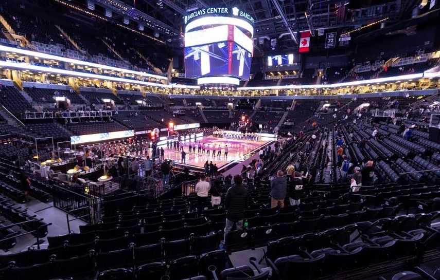 Los Nets ganan el duelo neoyorquino; Antetokounmpo se apunta al triple-doble