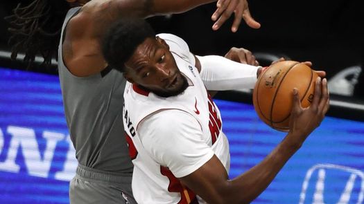 Adebayo, Randle y Young hacen sentir su condición de nuevos líderes