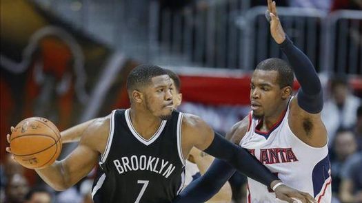 105-114. Johnson y los Nets siguen hundiendo a los Lakers