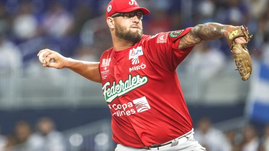 El derecho brasileño Heitor Tokar se anotó su primer triunfo en la Serie del Caribe 2024 tras lanzar 6.0 Episodios en blanco ante los Gigantes de Rivas. Foto: Cortesía/Prensa CBPC