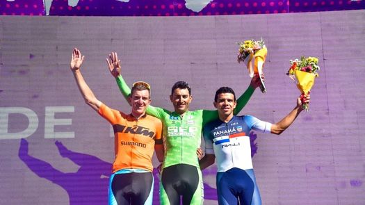 Franklin Archibold al podio en la Vuelta del Porvenir