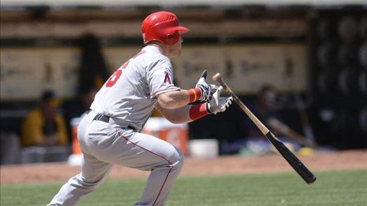 5-2. Calhoun remolca dos para los Angelinos y Street llega a 300 rescates venciendo a los Mellizos