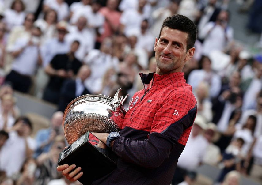 Djokovic hace historia en Roland Garros al vencer a Ruud