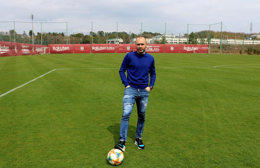 Iniesta, de la Copa del Emperador a crecer con su marca en España