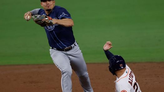 Los Rays se ponen a un triunfo de la Serie Mundial; los Bravos a dos