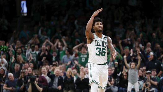 Smart, de Celtics, y dos jugadores de los Lakers elevan a 10 positivos COVID-19