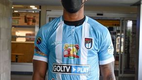 Newton ha jugado en Panamá, Letonia y Brasil.&nbsp;