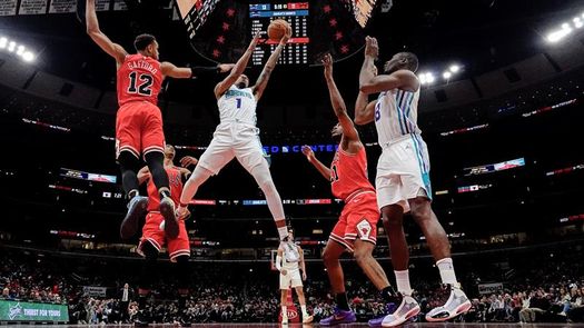 Los jugadores recibirán de la NBA salarios completos el 1 de abril