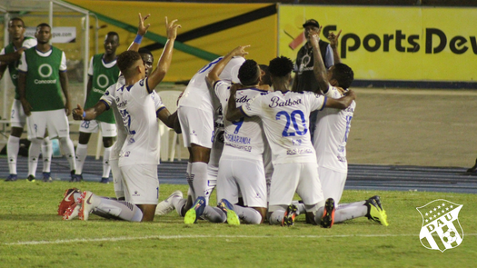 El Árabe Unido pierde pero avanza