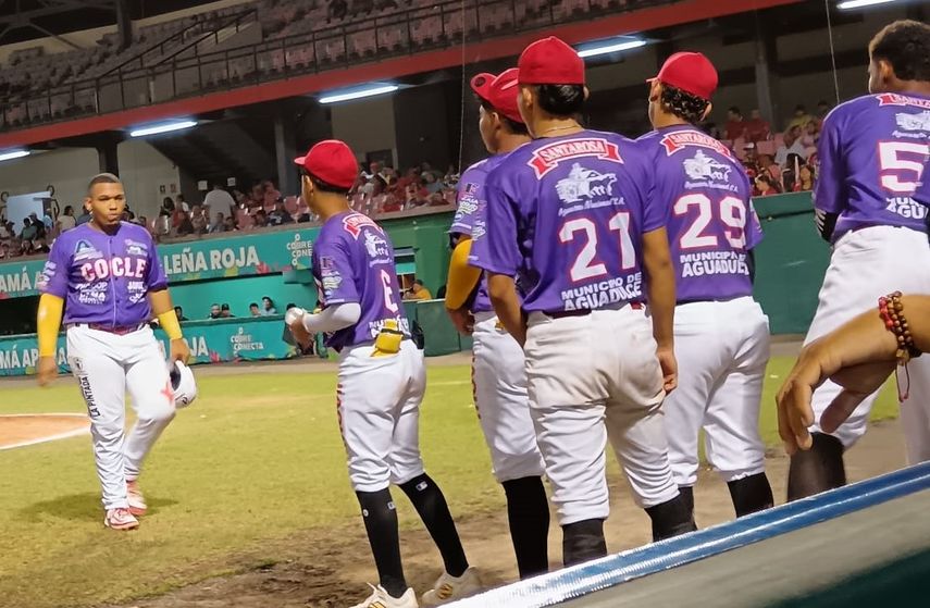 La novena de Coclé ha hecho estragos con su ofensiva y parte como favorito en su llave contra Veraguas. Foto: Cortesía/@lenarojacocle
