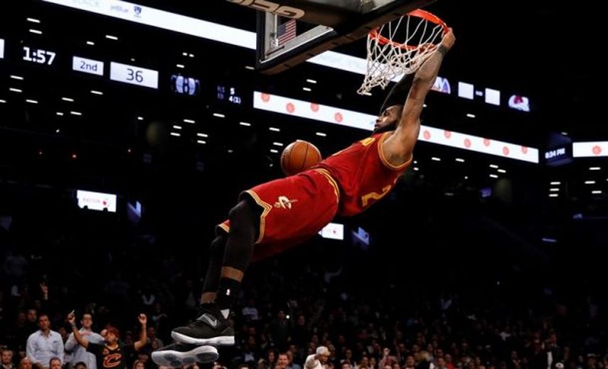 James vuelve a alabar figura de Popovich y considera jugar en Tokio 2020