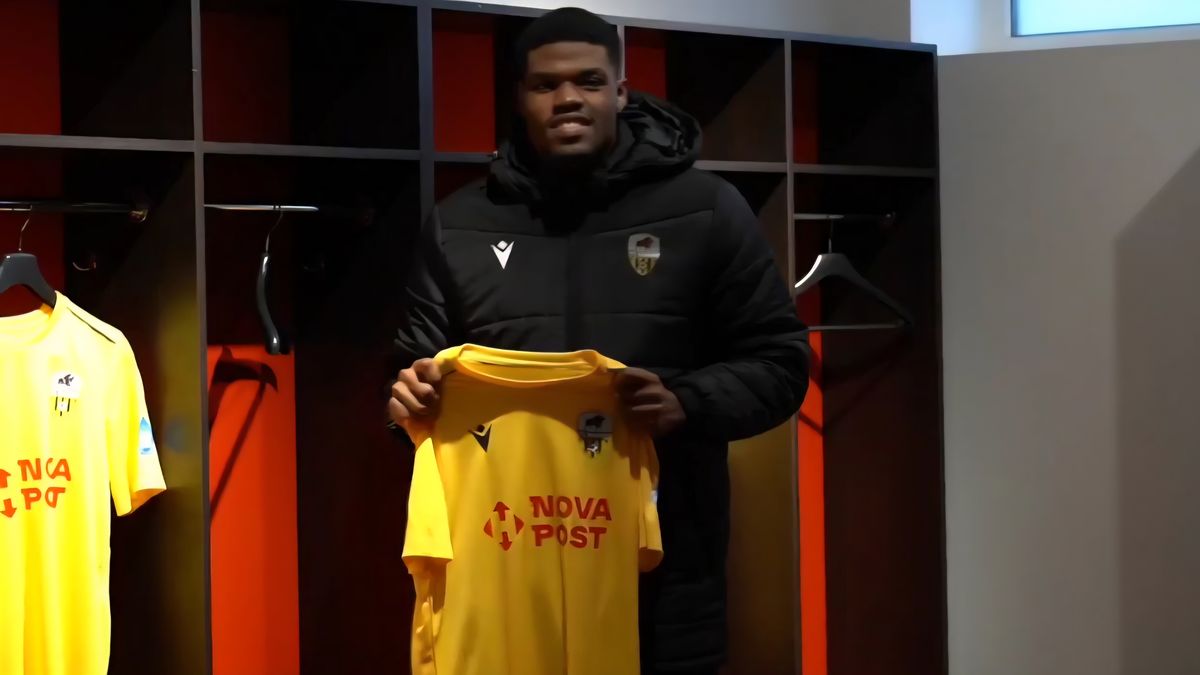 Kevin Berkeley con la piel del FC Zimbru.&nbsp;