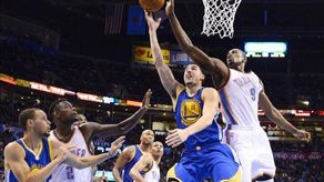 Leonard da vida a los Spurs; los Thunder frenan a los Warriors; los Hawks, imparables