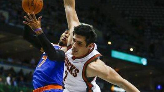 117-113. Ilyasova lleva a Bucks a su primera marca ganadora en más de un año