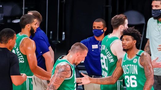 122-100. Celtics se exhiben ante los campeones, que dan su peor imagen