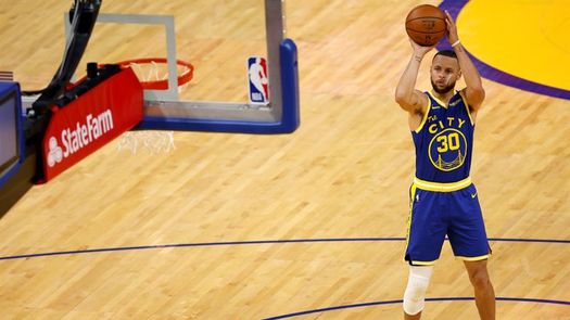 Stephen Curry se engrandece con su segundo título de líder encestador de la NBA