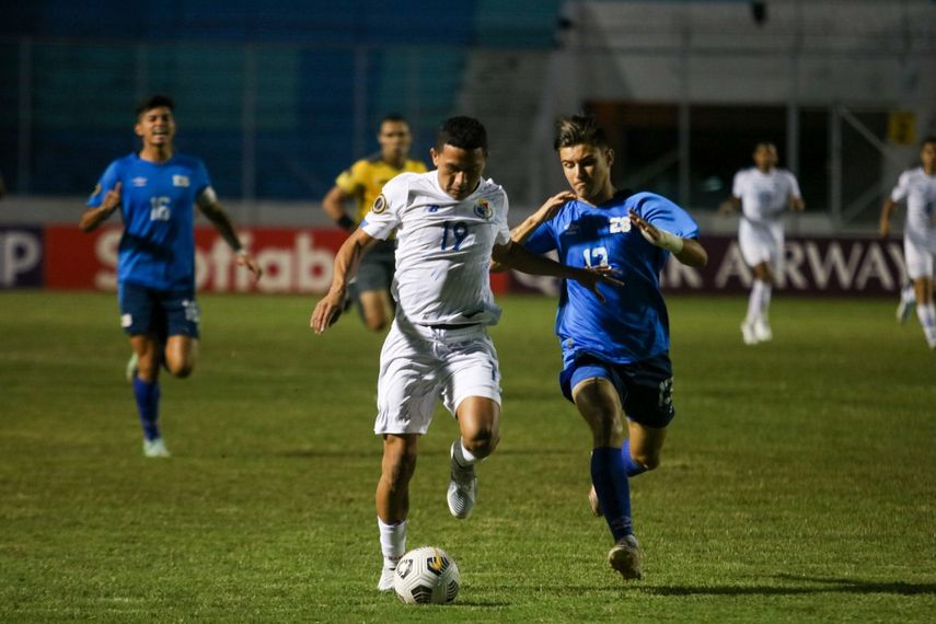 Panamá empata con El Salvador y se enfrentará a Cuba en octavos de final