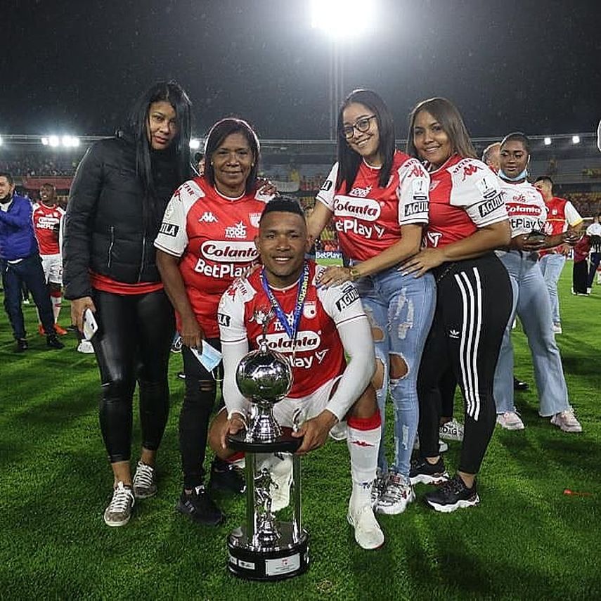 Ronaldo Dinolis, campeón de la Superliga de Colombia