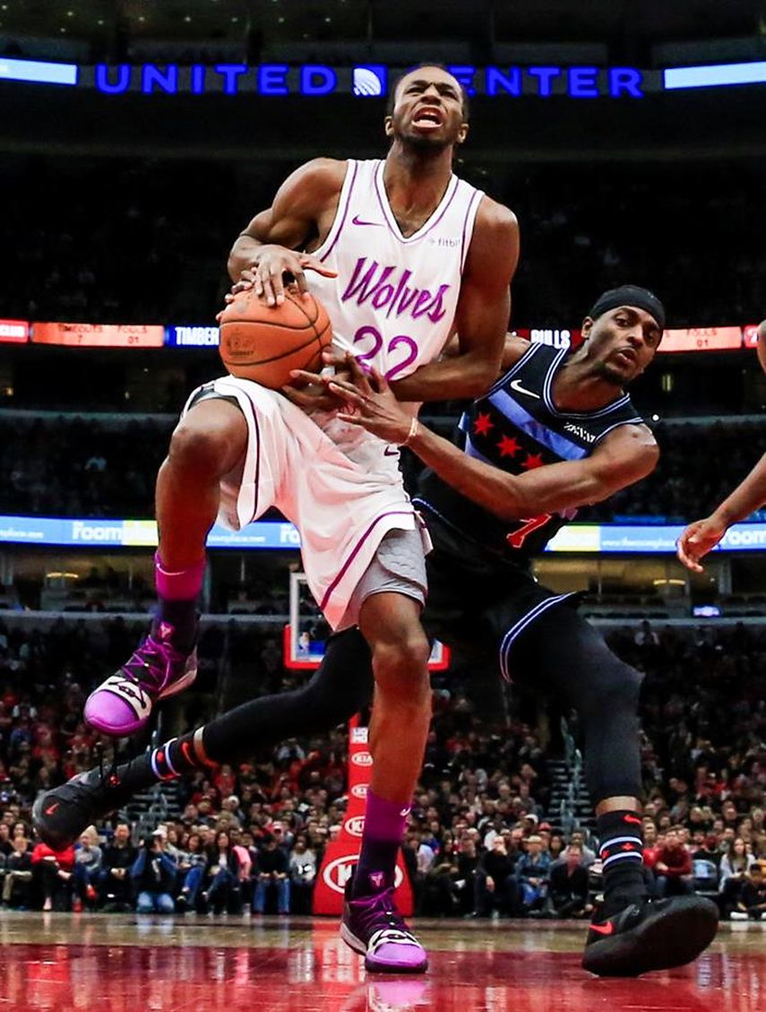 De la mano de Curry y Wiggins, Warriors derrotan a Knicks - Los Angeles  Times, image size:855x1129