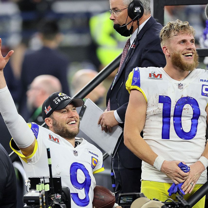 SAY IT WITH YOUR CHEST! #SUPERBOWL - Los Angeles Rams