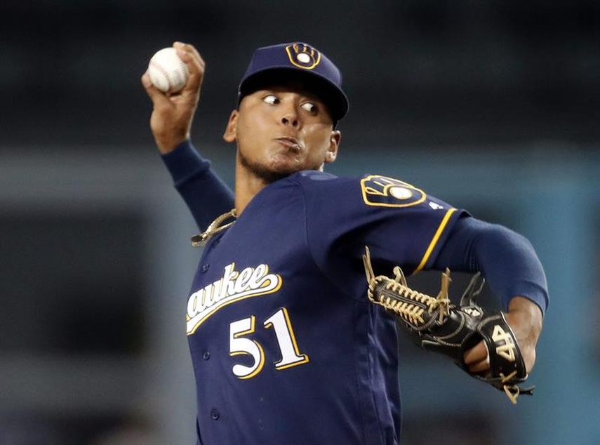 5-1. Peralta controla con sus envíos a los Diamondbacks