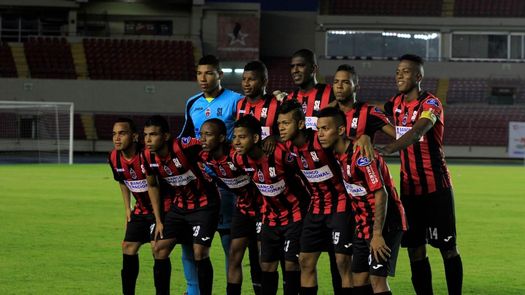 Milagroso empate mantiene con vida al Sporting, y elimina al Tauro