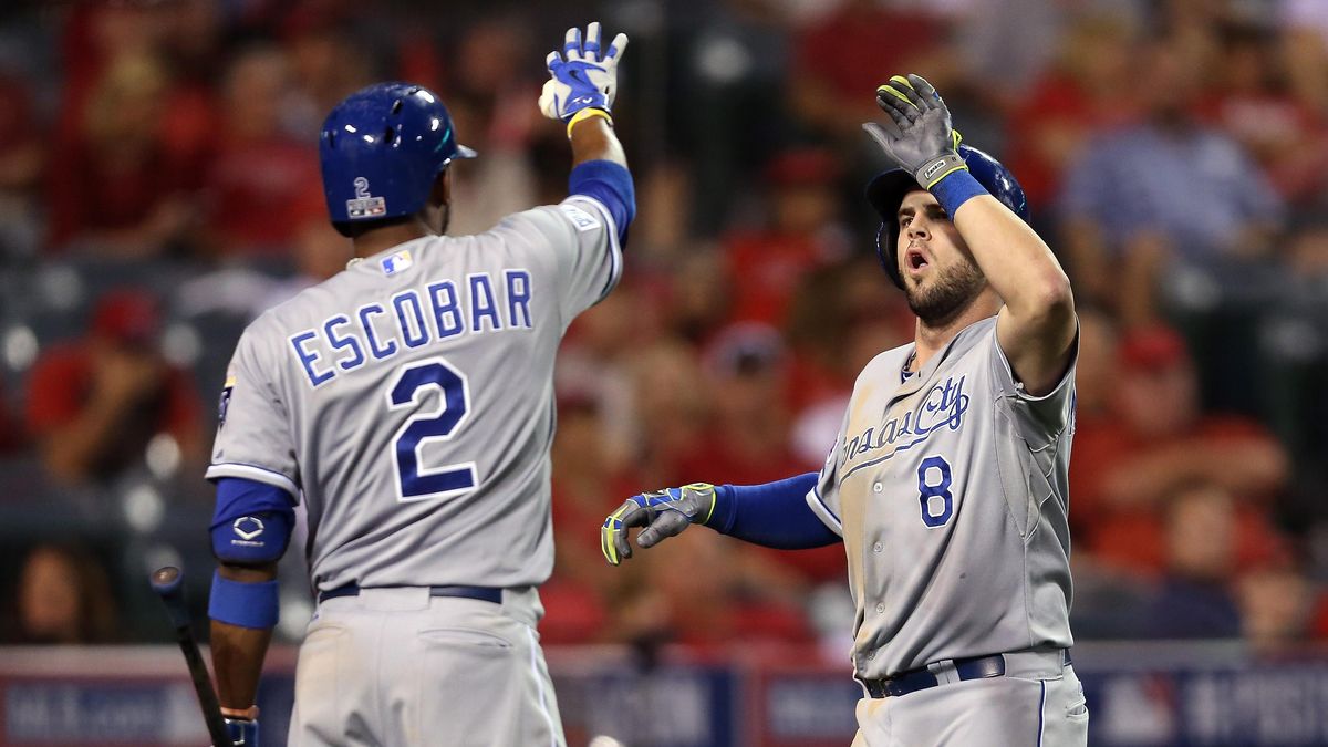 3-2. Moustakas fue el héroe del triunfo sorpresa de los Reales