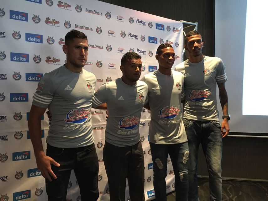 Atlético Nacional presentó sus refuerzos y plantilla para el Apertura 2016