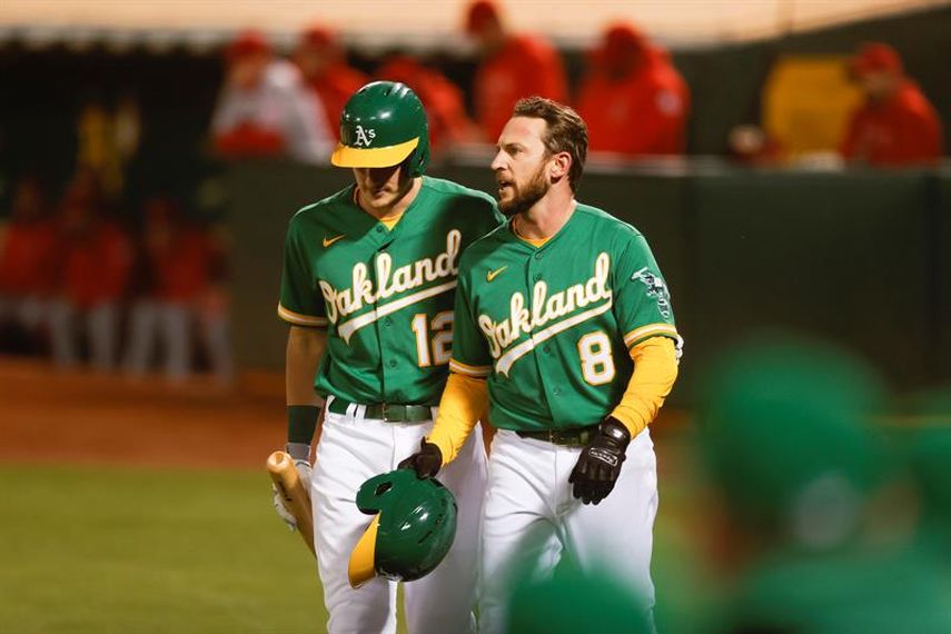 3-1. Lowrie anota el desempate de los Atléticos que se imponen a los Angelinos