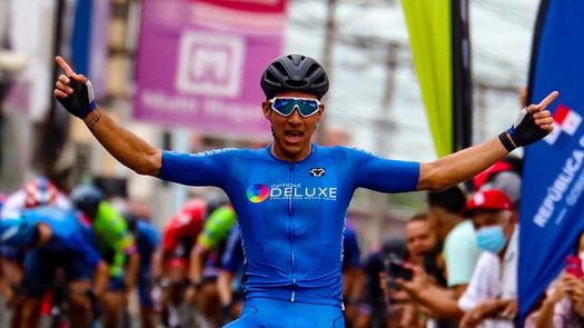 Luis López (Óptica Delux) se llevó la Etapa 1 del Tour de Panamá. Foto: FEPACI