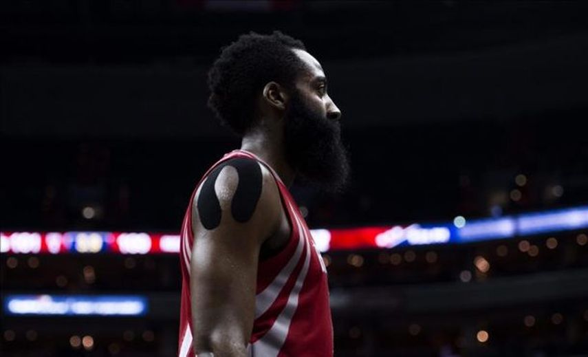 126-97. Harden se exhibió ante unos Lakers faltos de acierto encestador